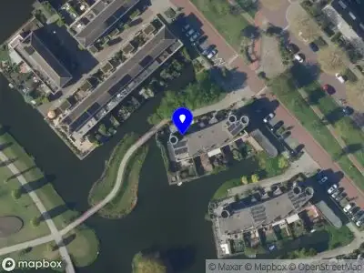 Ambulance met grote spoed naar de Peilnagel in Voorburg