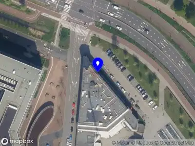 Ambulance met gepaste spoed naar de Bijdorpplein in Schiedam