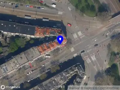 Ambulance met gepaste spoed naar de Mathenesserweg in Rotterdam