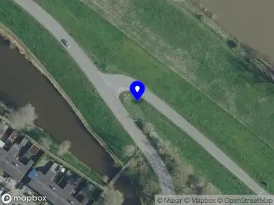 Politie naar de Maasdijk in Ravenstein vanwege ongeval met letsel