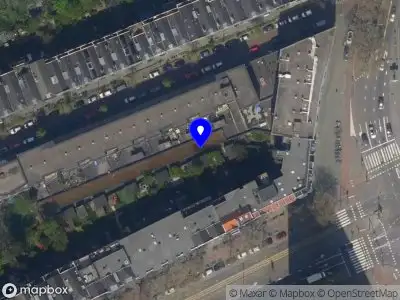 Ambulance met grote spoed naar de Rochussenstraat in Rotterdam