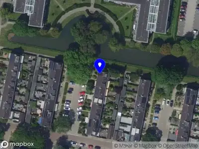 Ambulance met grote spoed naar de Vijverlaan in Dordrecht