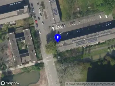 Ambulance met gepaste spoed naar de Moerbeituin in Rotterdam