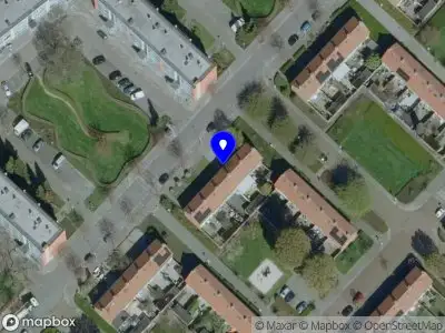 Brandweer en politie met grote spoed naar de Offenbachlaan in Eindhoven vanwege middelgrote brand