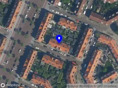 Ambulance met gepaste spoed naar de Ranonkelkade in Amsterdam