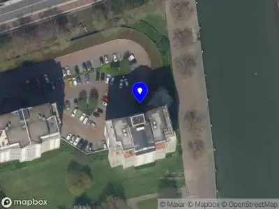 Ambulance met gepaste spoed naar de Maasboulevard in Schiedam