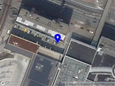 Ambulance met grote spoed naar de Zuidplein in Rotterdam