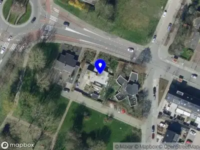 Ambulance met gepaste spoed naar de Parelvissersstraat in Hoogvliet Rotterdam