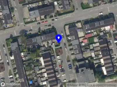 Ambulance met grote spoed naar de Bessentuin in Rotterdam