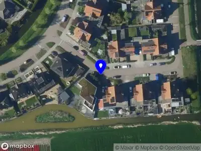 Ambulance met grote spoed naar de De Punt in Midwoud
