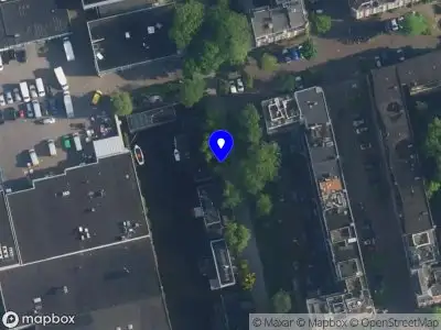 Ambulance met grote spoed naar de Van Bossepad in Amsterdam