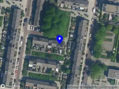 Ambulance met gepaste spoed naar de Albertus Magnushof in Amsterdam