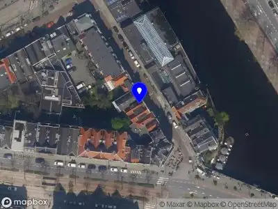 Ambulance met grote spoed naar de Mathenesserdijk in Rotterdam