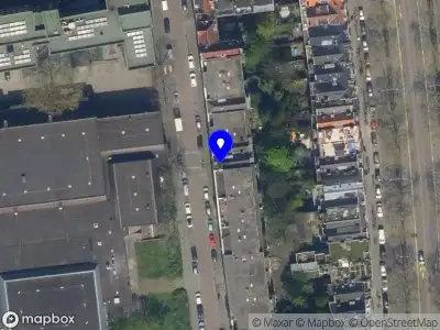 Ambulance met grote spoed naar de Hennewierstraat in Rotterdam