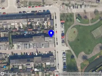 Ambulance met grote spoed naar de De Akkers in Schiedam