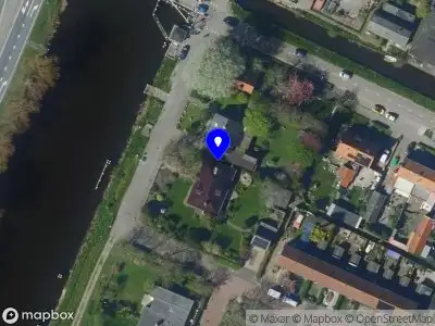 Ambulance met grote spoed naar de Gerrit van der Sluijsstraat in Sint Maartensvlotbrug