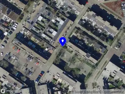 Ambulance met grote spoed naar de Mulder in Spijkenisse