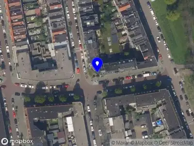 Ambulance met grote spoed naar de Beijerlandsestraat in Rotterdam