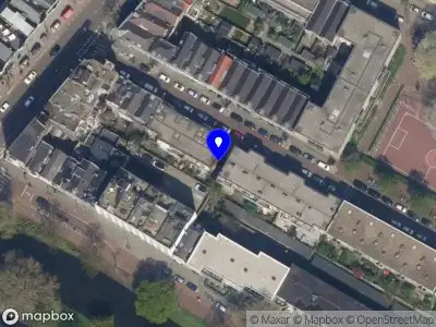 Ambulance met gepaste spoed naar de Bergstraat in Rotterdam