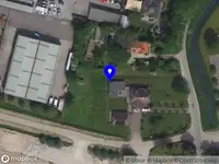 Brandweer met gepaste spoed naar de Loswal in Werkendam