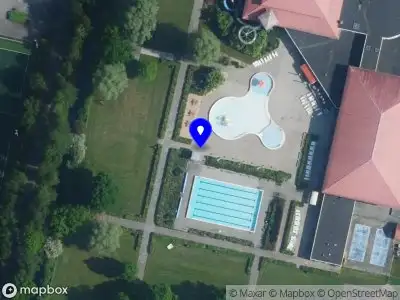 Ambulance met grote spoed naar de Wimbledonpark in Amstelveen
