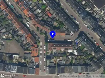 Ambulance met gepaste spoed naar de Bloemhofstraat in Beverwijk