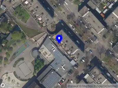 Ambulance met grote spoed naar de Wolphaertsbocht in Rotterdam