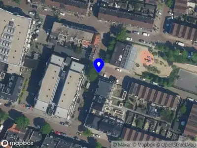 Ambulance met gepaste spoed naar de Van Zompelstraat in Haarlem