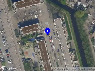 Ambulance met grote spoed naar de Sjanghailaan in Rotterdam