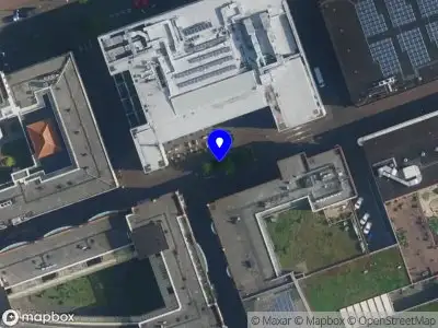 Ambulance met grote spoed naar de Atlantisplein in Amsterdam