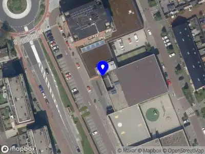 Ambulance met gepaste spoed naar de Van Hogendorplaan in Vlaardingen