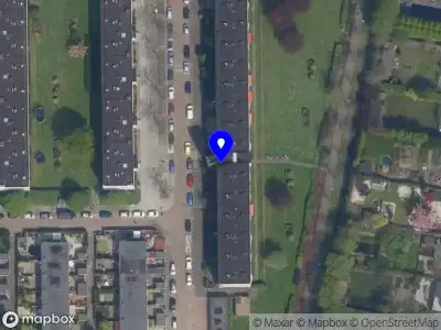Ambulance met grote spoed naar de Icarusstraat in Rotterdam