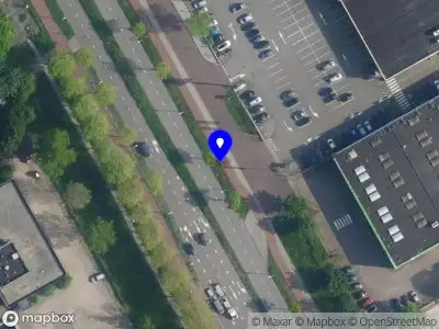 Brandweer met gepaste spoed naar de Spaklerweg in Amsterdam-Duivendrecht