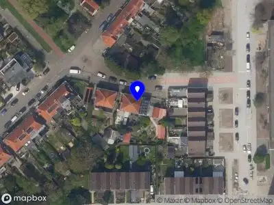 Ambulance met grote spoed naar de Zuider Kerkedijk in Rotterdam