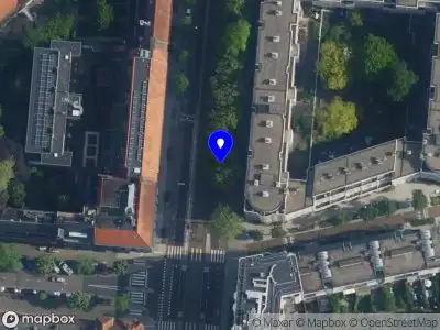 Ambulance met grote spoed naar de Wielingenstraat in Amsterdam