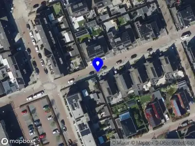 Ambulance met grote spoed naar de Plaggenweide in Hellevoetsluis