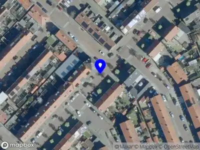 Brandweer met grote spoed naar de Esdoornstraat in 's-Hertogenbosch vanwege voertuigbrand