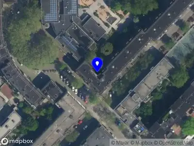 Ambulance met grote spoed naar de Van der Duijnstraat in Amsterdam