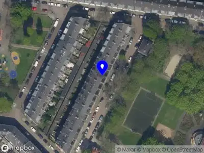 Ambulance met gepaste spoed naar de Poolsestraat in Rotterdam