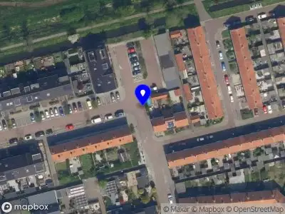 Ambulance met grote spoed naar de Narcisstraat in Capelle aan den IJssel