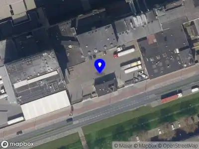 Ambulance met grote spoed naar de Brielselaan in Rotterdam