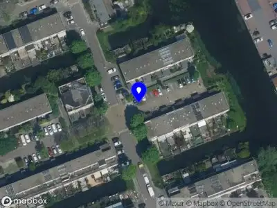 Ambulance met grote spoed naar de Orcastraat in Amsterdam