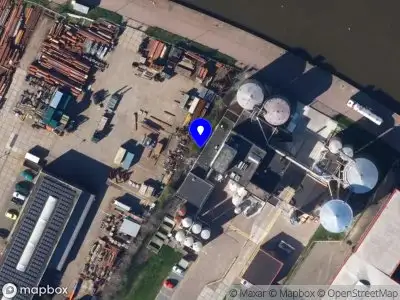 Politie met grote spoed naar de Hermeskade in Harlingen vanwege personen te water