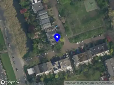 Ambulance met gepaste spoed naar de Willem de Mérodestraat in Delft