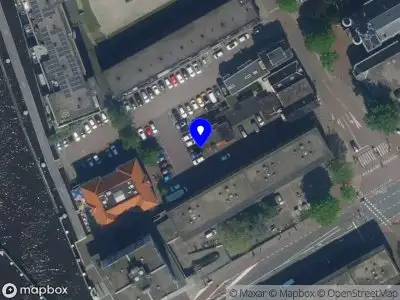 Ambulance met gepaste spoed naar de Jan Sijbrandsteeg in Zaandam