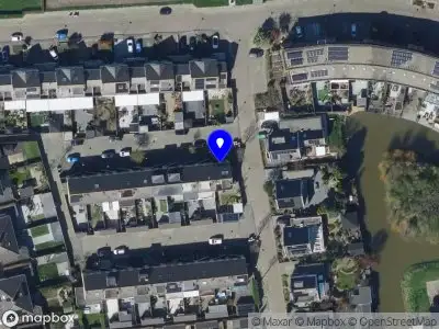 Ambulance met grote spoed naar de Anna Blamanstraat in Spijkenisse