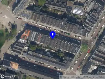 Ambulance met grote spoed naar de Frans Bekkerstraat in Rotterdam