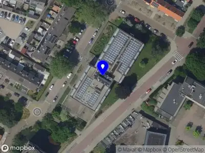 Ambulance met grote spoed naar de Joost van den Vondelstraat in Sliedrecht