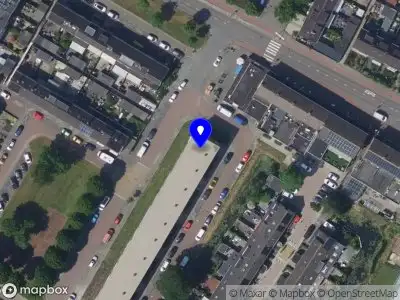 Ambulance met gepaste spoed naar de Wiardi Beckmanstraat in Alblasserdam