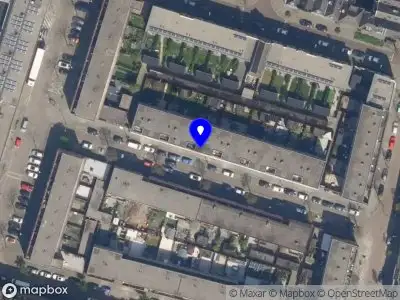 Ambulance met grote spoed naar de Rietvinkstraat in Rotterdam